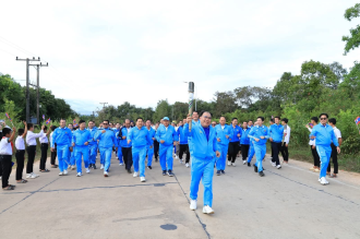 Pak Ngum instead of Pakngum : Torch Relay for 12th National Games Held in Pak Ngum District